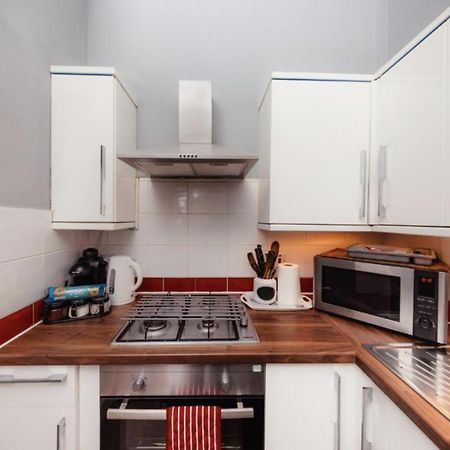 Warm Apartment By Holyrood Palace! เอดินบะระ ภายนอก รูปภาพ