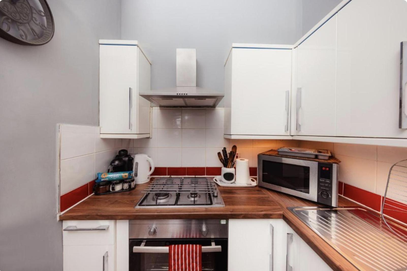 Warm Apartment By Holyrood Palace! เอดินบะระ ภายนอก รูปภาพ