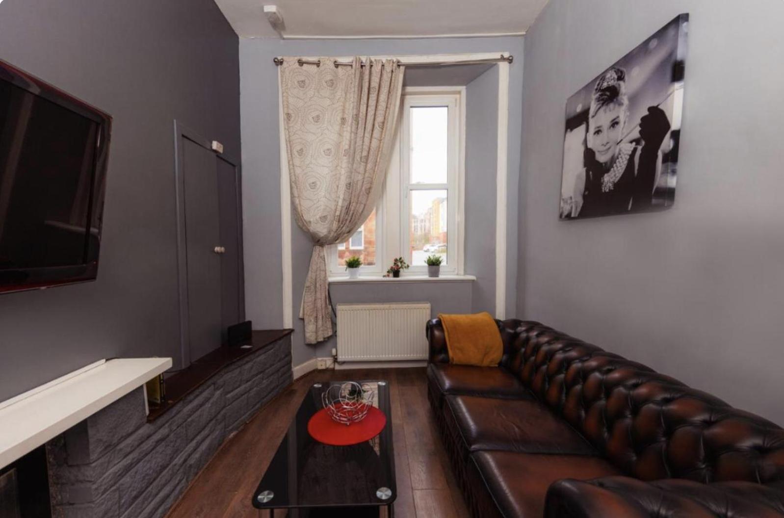 Warm Apartment By Holyrood Palace! เอดินบะระ ภายนอก รูปภาพ